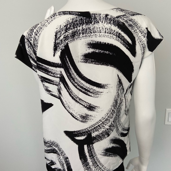 Green, Black and White Sleeveless Top - Picture 7 of 9